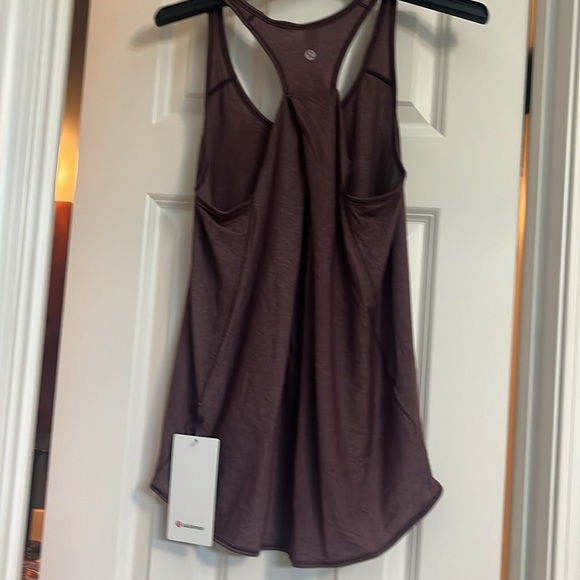 Lululemon Essential Tank Size 6 NWT - Picture 5 of 5